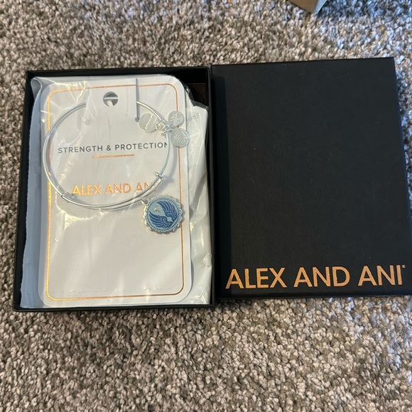Alex & Ani Bracelet Strength & Protection Wings - Picture 1 of 3